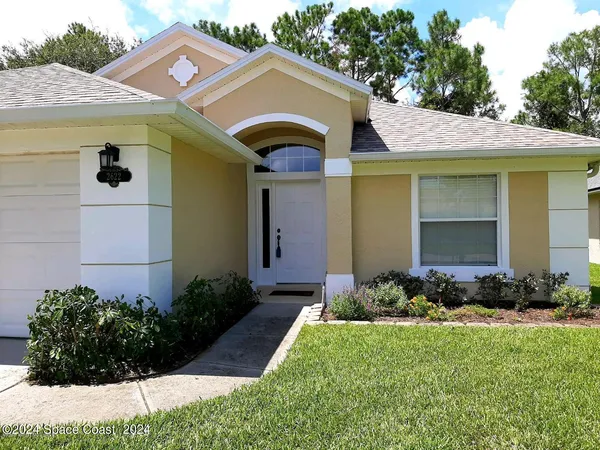 $2,150 | 2622 Glasbern Circle, Melbourne, FL 32904