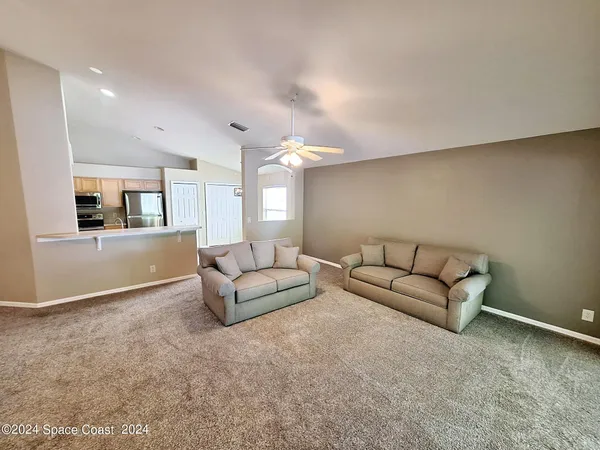 $2,150 | 2622 Glasbern Circle, Melbourne, FL 32904