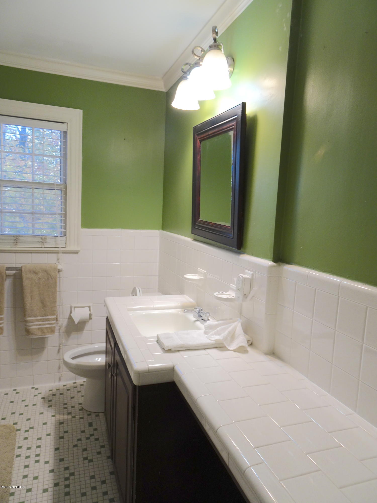 1106 West Rock Spring Road Greenville, NC 27858 - Photo 26 of 51 Bathroom 2