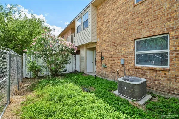 $1,300 | 1511 Evergreen Avenue, Mission, TX 78572