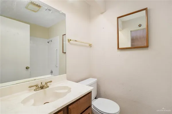 $1,300 | 1511 Evergreen Avenue, Mission, TX 78572