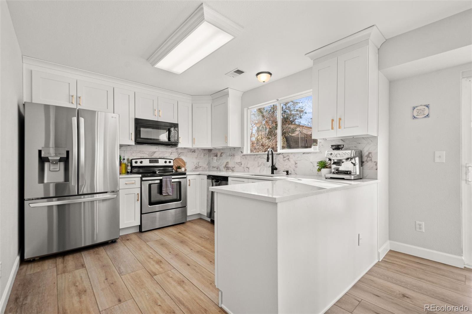 9573 South Castle Ridge Circle Highlands Ranch, CO 80129 - Photo 10 of 37