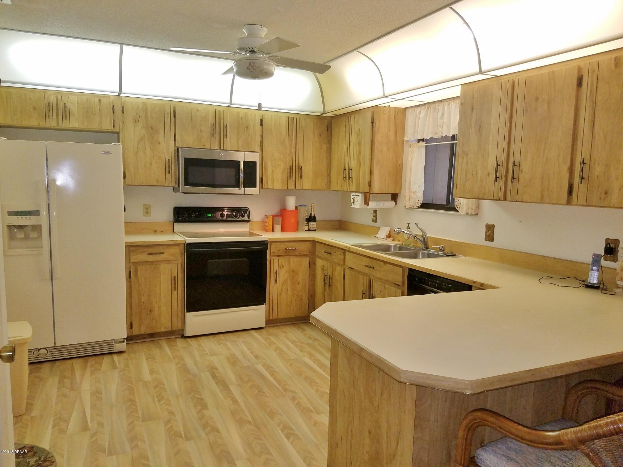 86 Crooked Pine Road Port Orange, FL 32128 - Photo 7 of 13 Kitchen