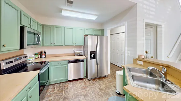 $2,000 | 447 Fawnbrook Lane, Gastonia, NC 28052