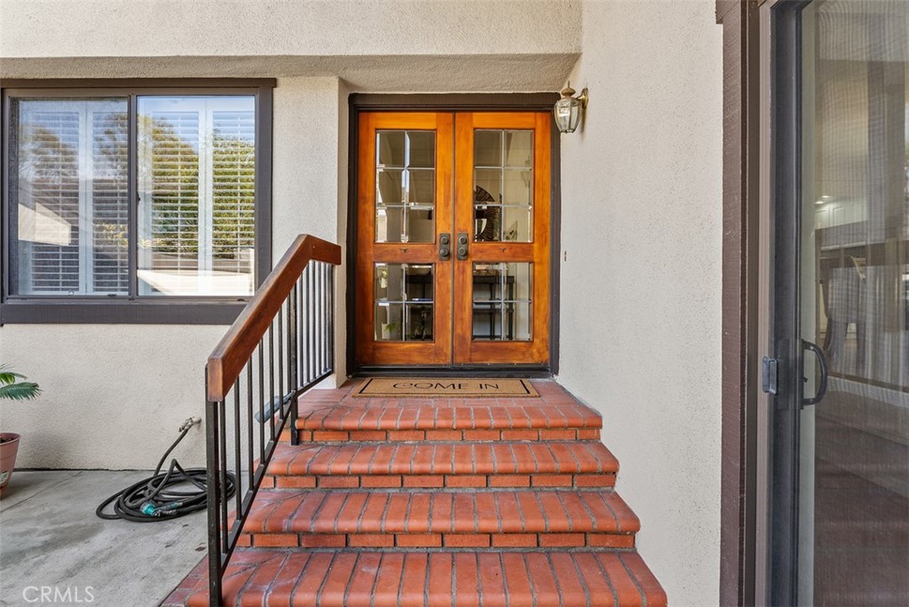 165 Old Ranch Road, Unit 3 Seal Beach, CA 90740 - Photo 4 of 31 Come in!