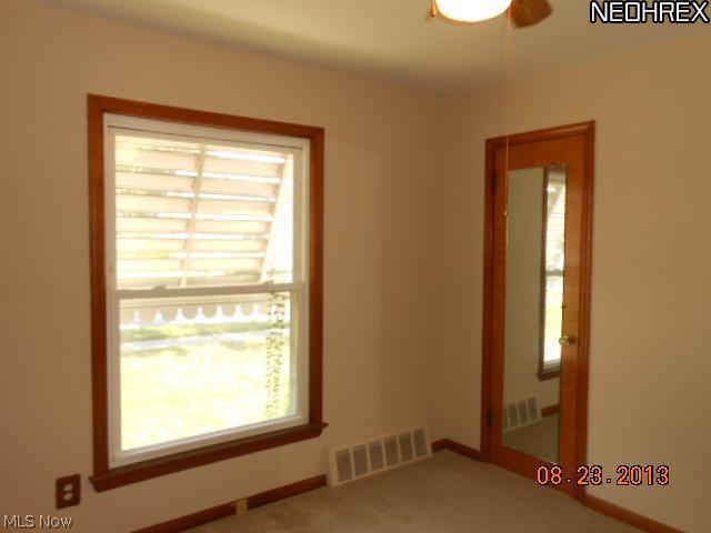 1606 Keystone Road Cleveland, OH 44134 - Photo 6 of 13