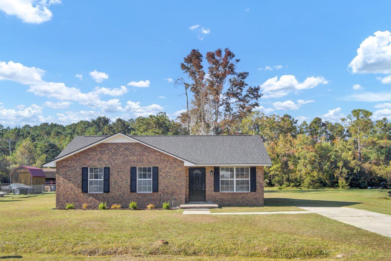 122 State Rd S-8-977 Moncks Corner, SC 29461 - Photo 1 of 28 122 Resinwood Rd (16)