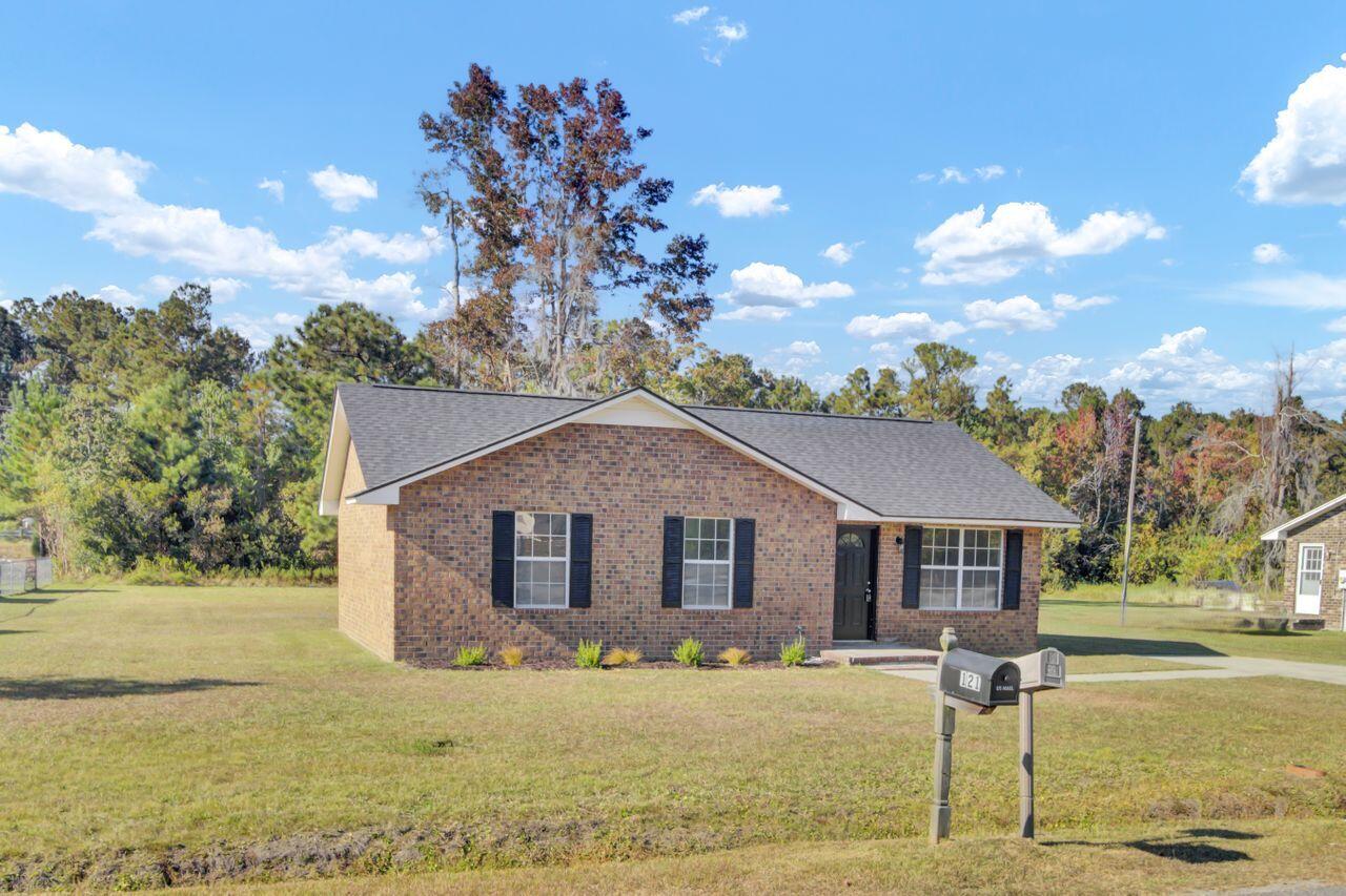 122 State Rd S-8-977 Moncks Corner, SC 29461 - Photo 3 of 28 122 Resinwood Rd (18)