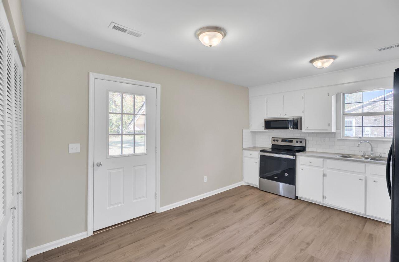 122 State Rd S-8-977 Moncks Corner, SC 29461 - Photo 10 of 28 122 Resinwood Rd (24)