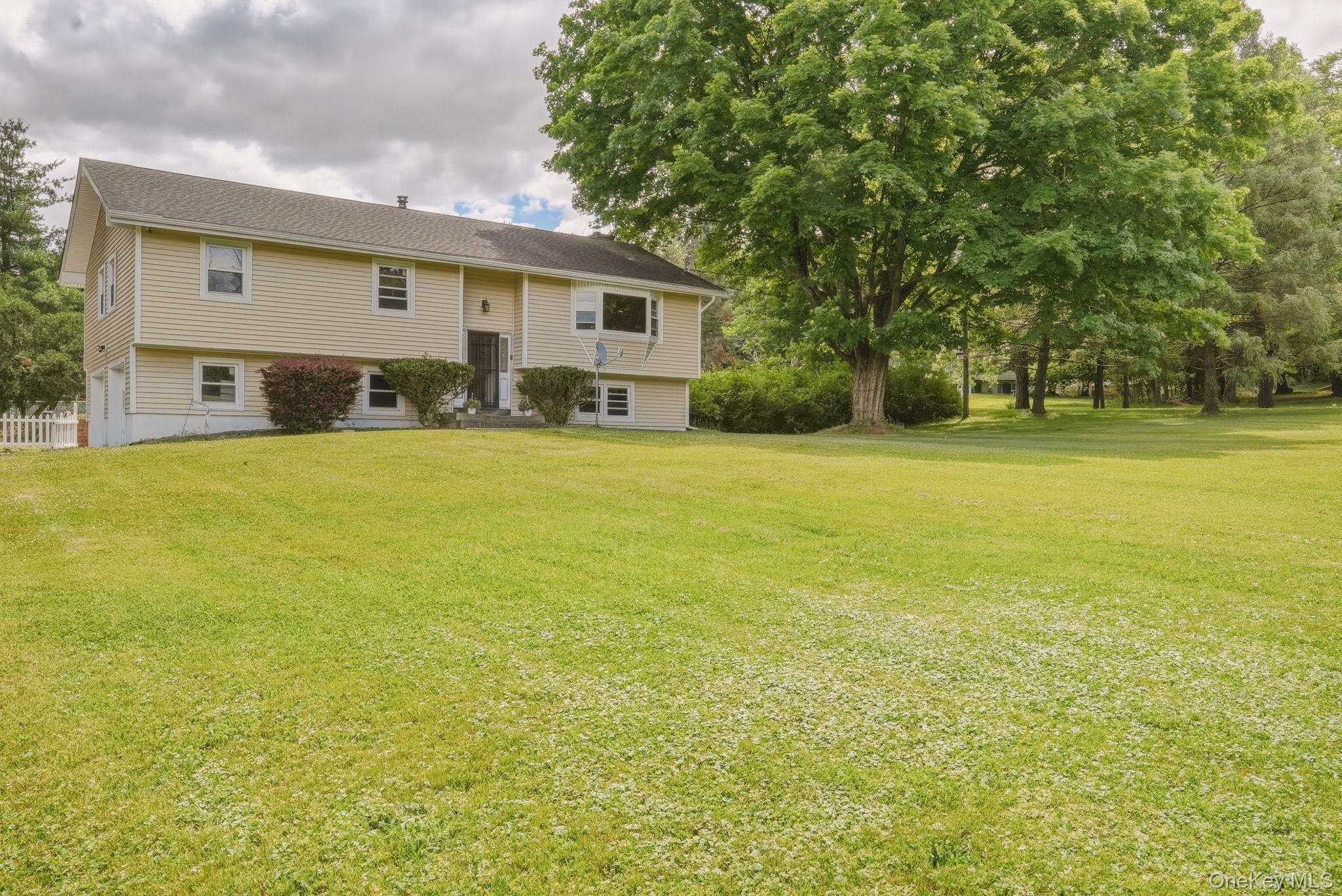 4 Hunt Drive Florida, NY 10921 - Photo 2 of 37