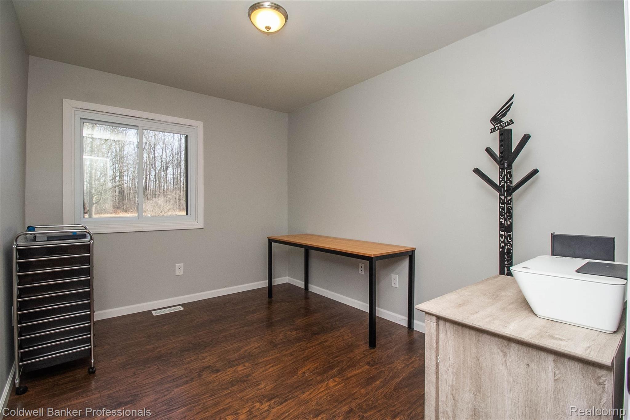 2550 Simpson Drive Rochester, MI 48309 - Photo 22 of 39 Bedroom 1