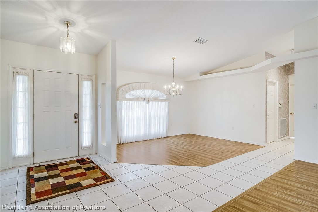 246 Tangerine Road Lake Placid, FL 33852 - Photo 8 of 36 a view of an empty room and window