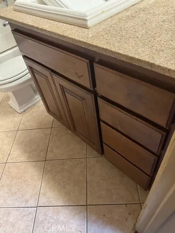 a close view of sink