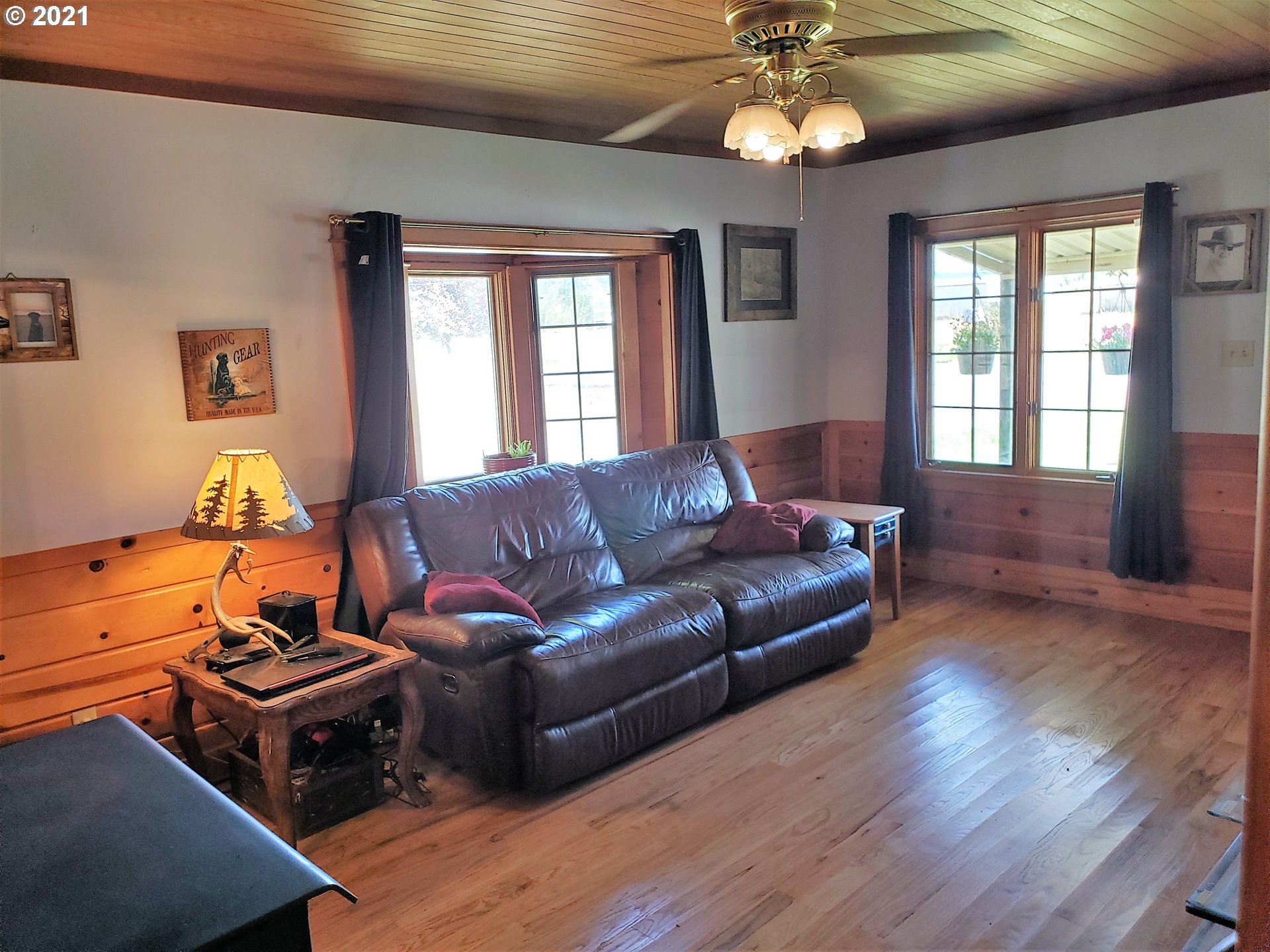 33761 Hampton Road Eugene, OR 97405 - Photo 7 of 32