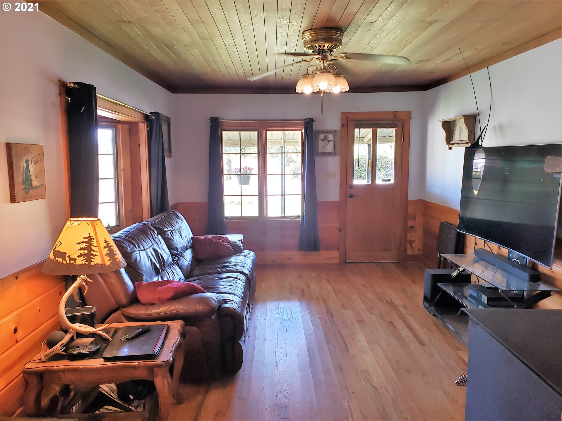33761 Hampton Road Eugene, OR 97405 - Photo 8 of 32