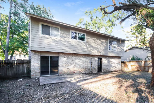 a house view with a outdoor space