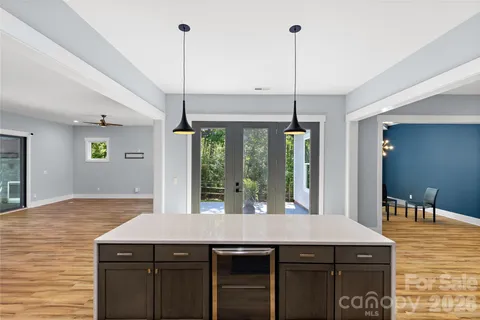 $925,000 | 2917 Lake Shore Road South, Denver, NC 28037