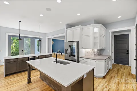 $925,000 | 2917 Lake Shore Road South, Denver, NC 28037