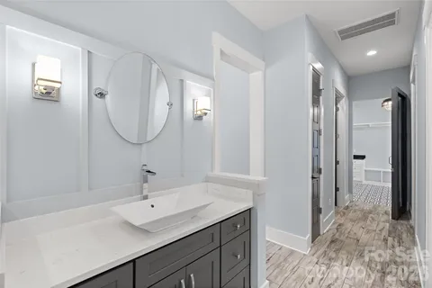 $925,000 | 2917 Lake Shore Road South, Denver, NC 28037