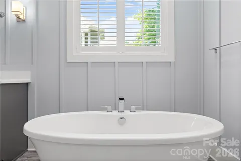 $925,000 | 2917 Lake Shore Road South, Denver, NC 28037