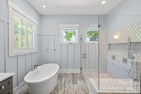 $925,000 | 2917 Lake Shore Road South, Denver, NC 28037