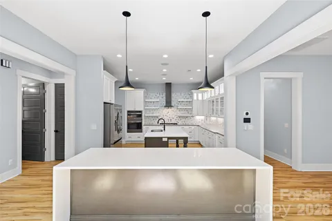 $925,000 | 2917 Lake Shore Road South, Denver, NC 28037