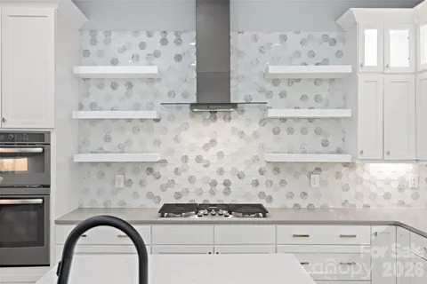 $925,000 | 2917 Lake Shore Road South, Denver, NC 28037