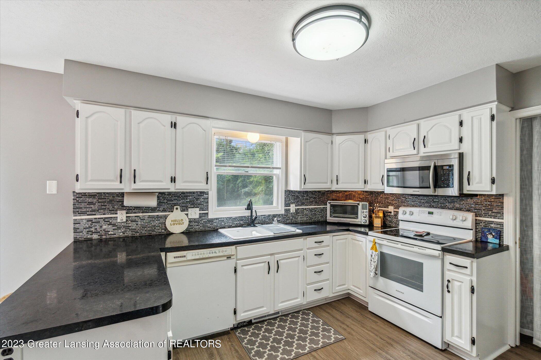 365 Shoesmith Road Haslett, MI 48840 - Photo 11 of 36 16-365-Shoesmith-Rd-Haslett-MI-48840-Win