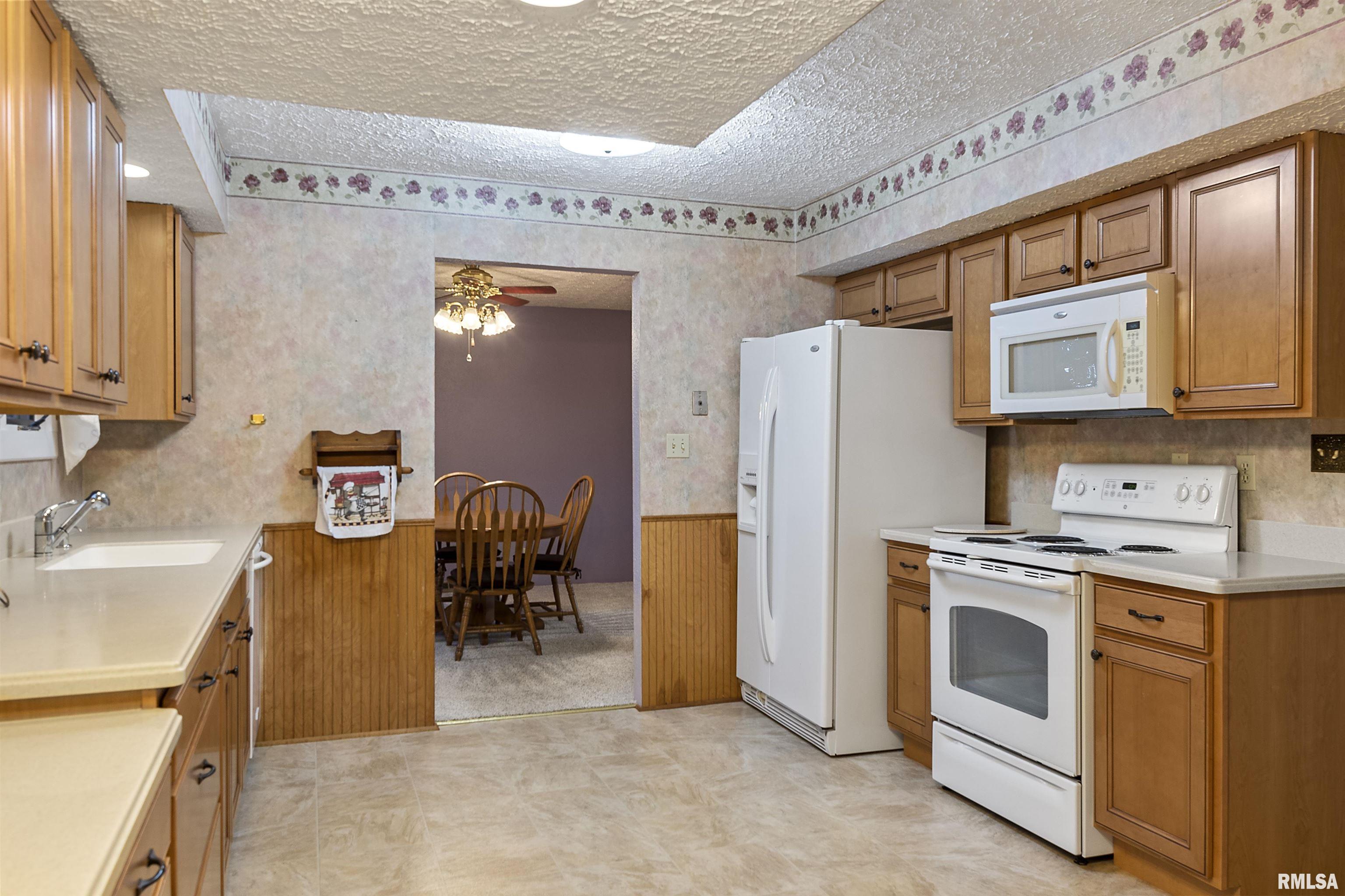 2221 West Rd Drive Springfield, IL 62711 - Photo 15 of 40