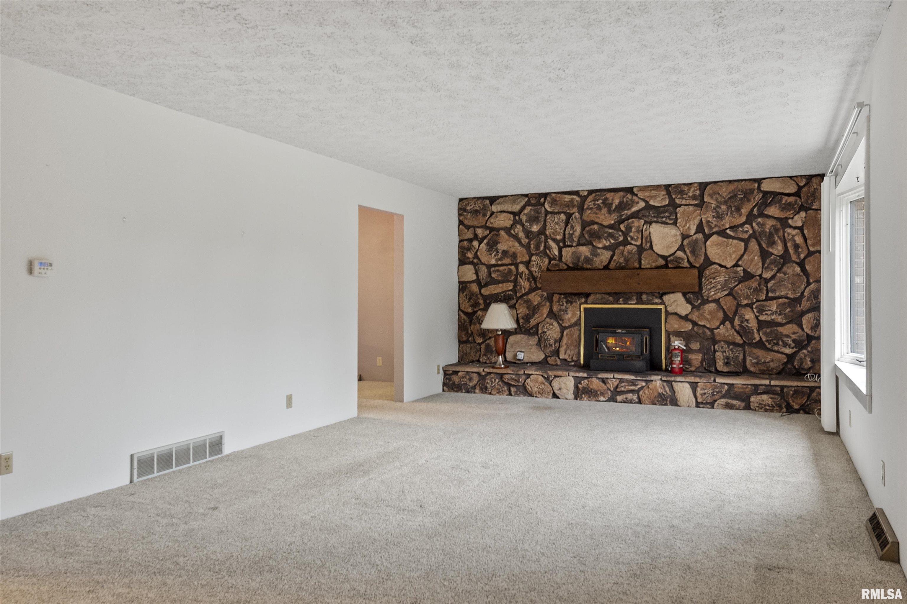 2221 West Rd Drive Springfield, IL 62711 - Photo 4 of 40