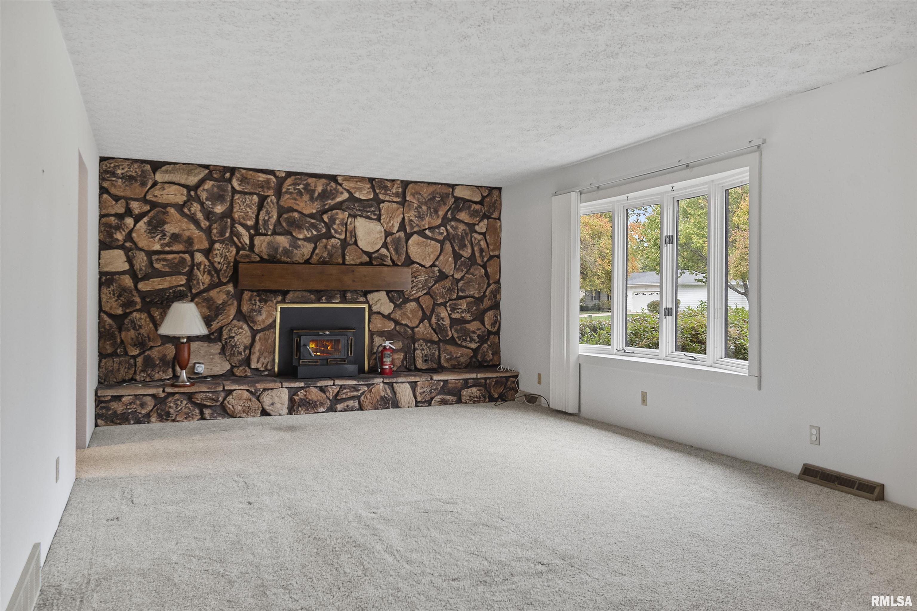 2221 West Rd Drive Springfield, IL 62711 - Photo 5 of 40