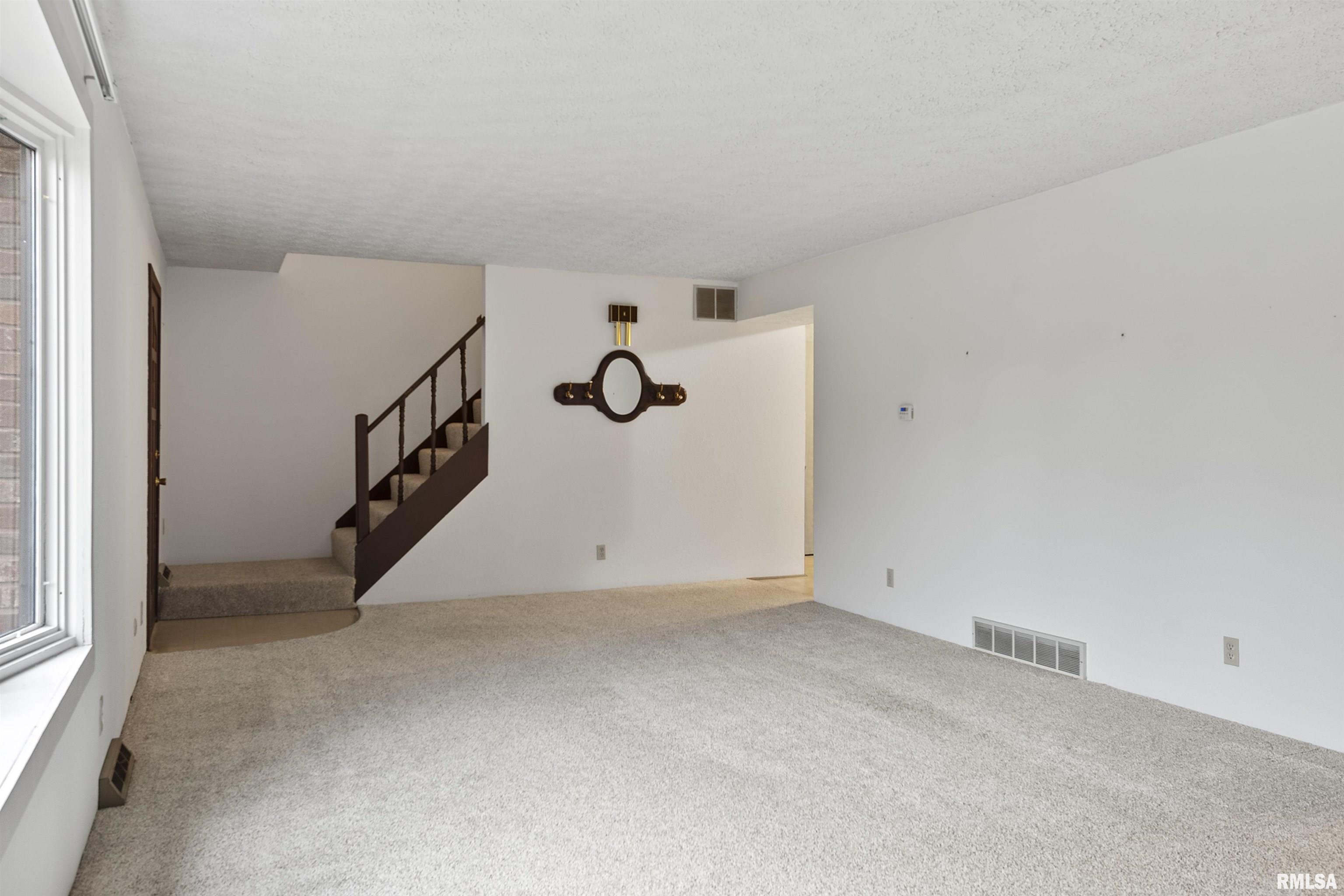 2221 West Rd Drive Springfield, IL 62711 - Photo 7 of 40