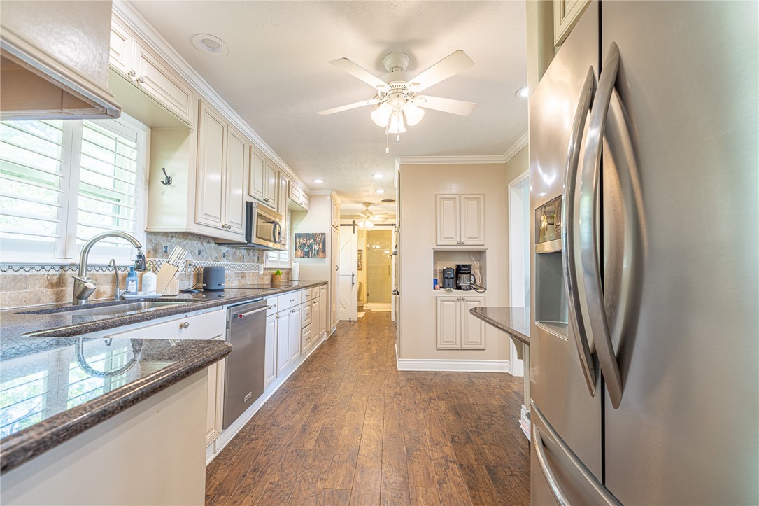 7654 County Road 121 Wharton, TX 77488 - Photo 10 of 47