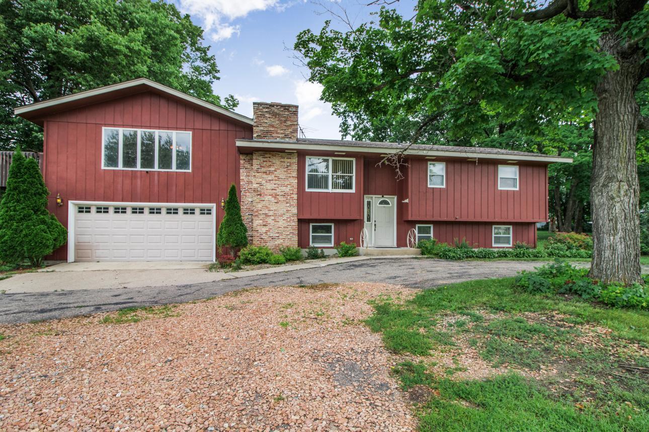 13566 Lexington Road Montgomery, MN 56069 - Photo 2 of 44 Gallery Image 2