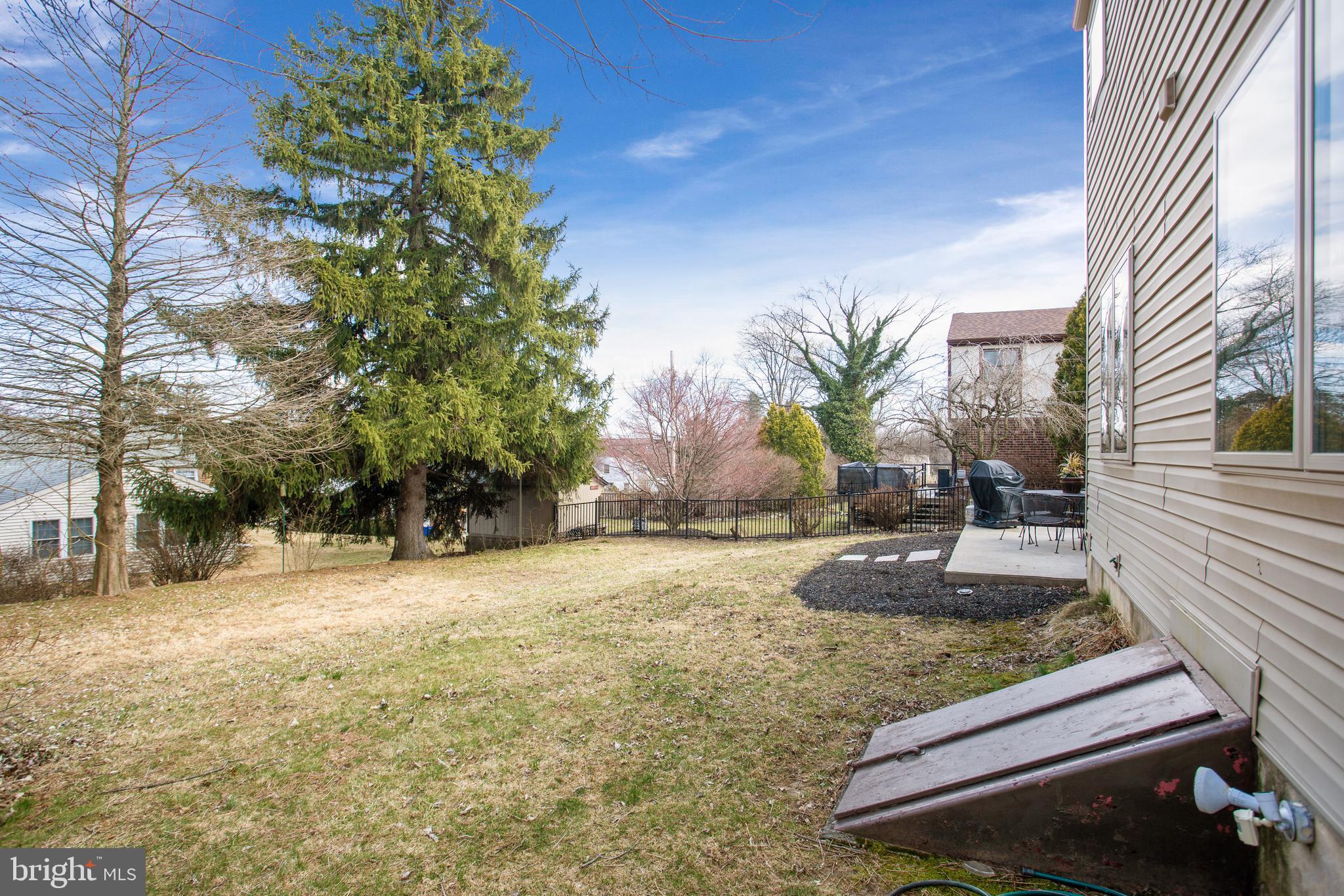 8551 Old Line Road Philadelphia, PA 19128 - Photo 12 of 12 BACKYARD