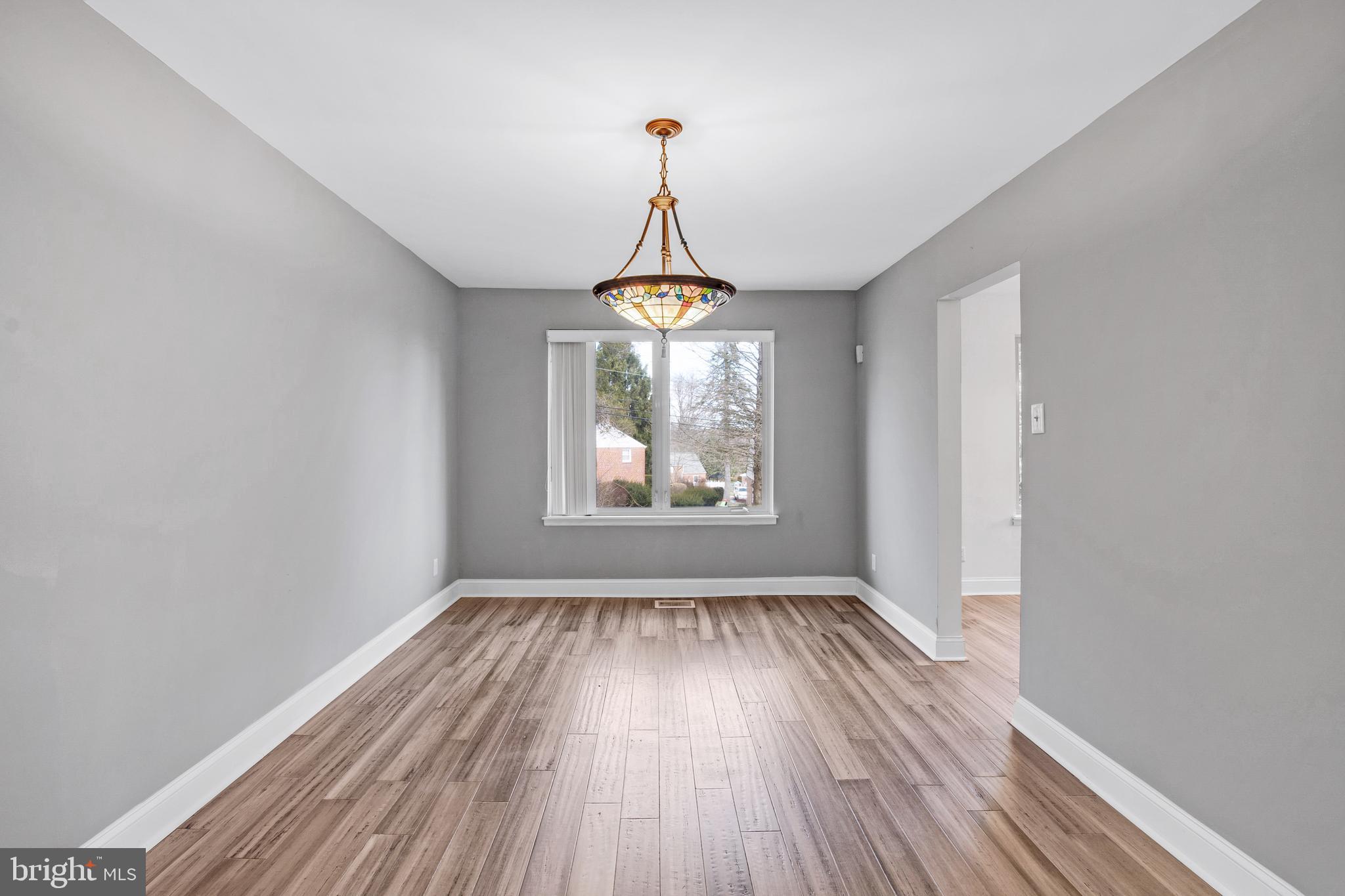 8551 Old Line Road Philadelphia, PA 19128 - Photo 3 of 12 DINING ROOM