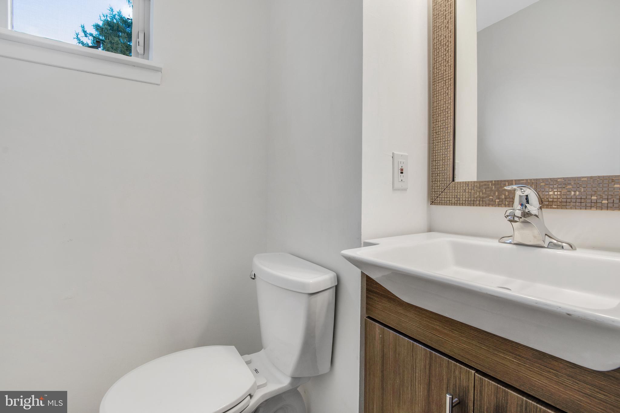 8551 Old Line Road Philadelphia, PA 19128 - Photo 8 of 12 HALF BATH