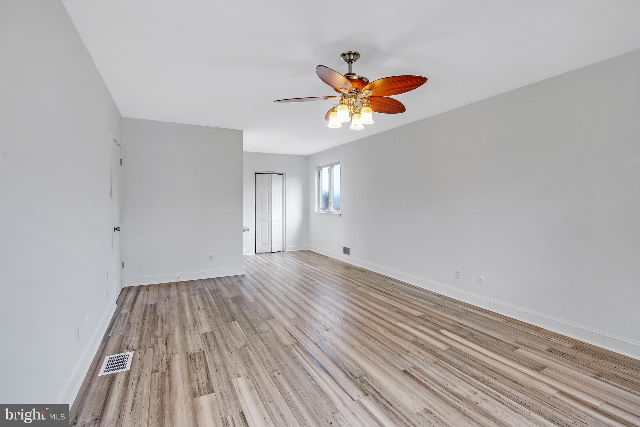 8551 Old Line Road Philadelphia, PA 19128 - Photo 10 of 12 MASTER BEDROOM