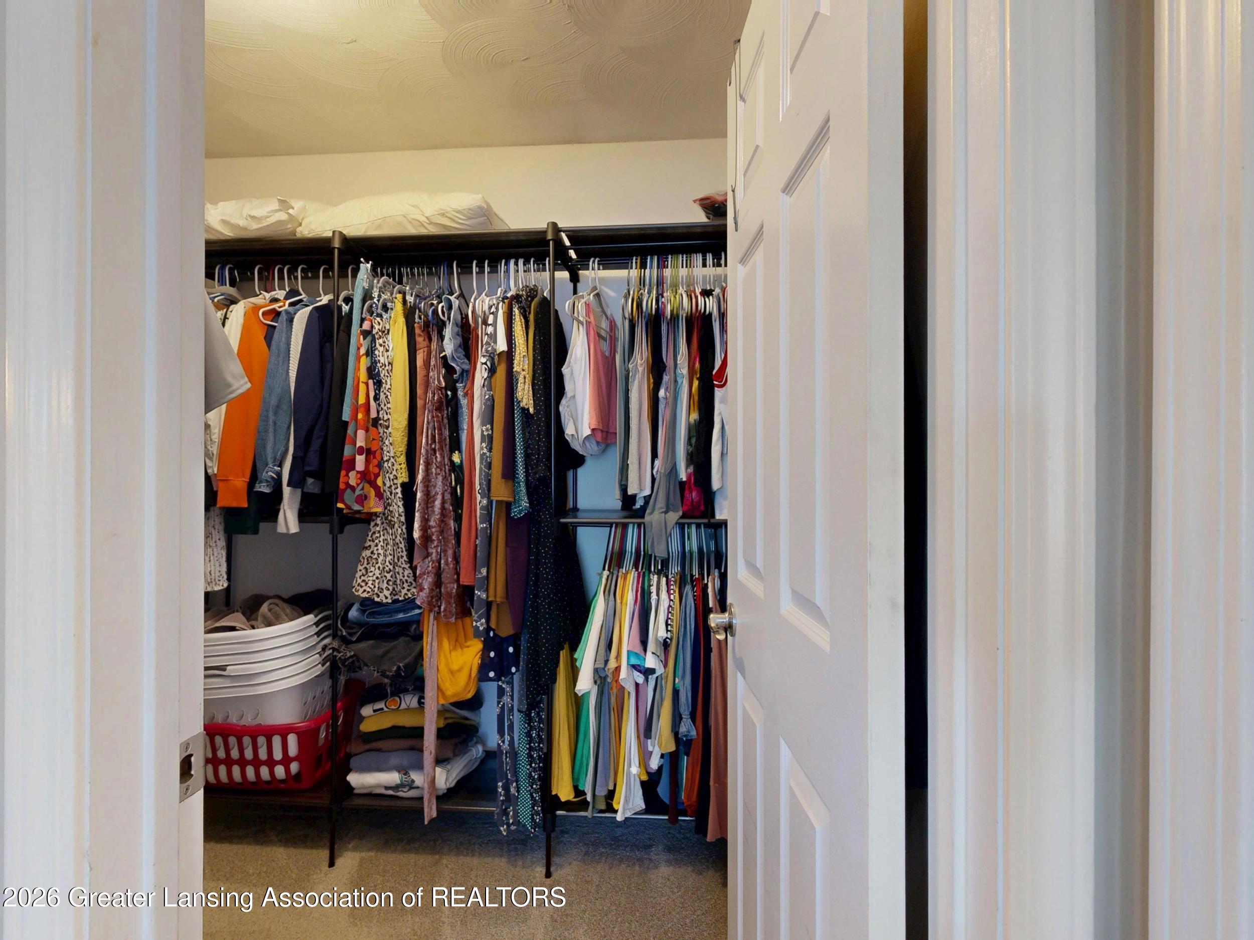 916 South Canal Road Lansing, MI 48917 - Photo 21 of 62 Walk In Closet