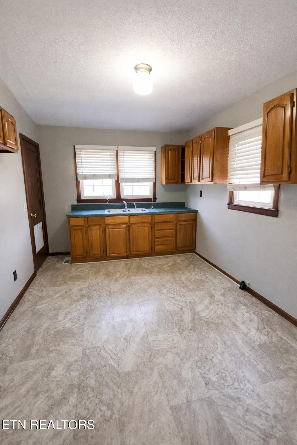 4127-4129 Crippen Road Knoxville, TN 37918 - Photo 13 of 41 1000039822