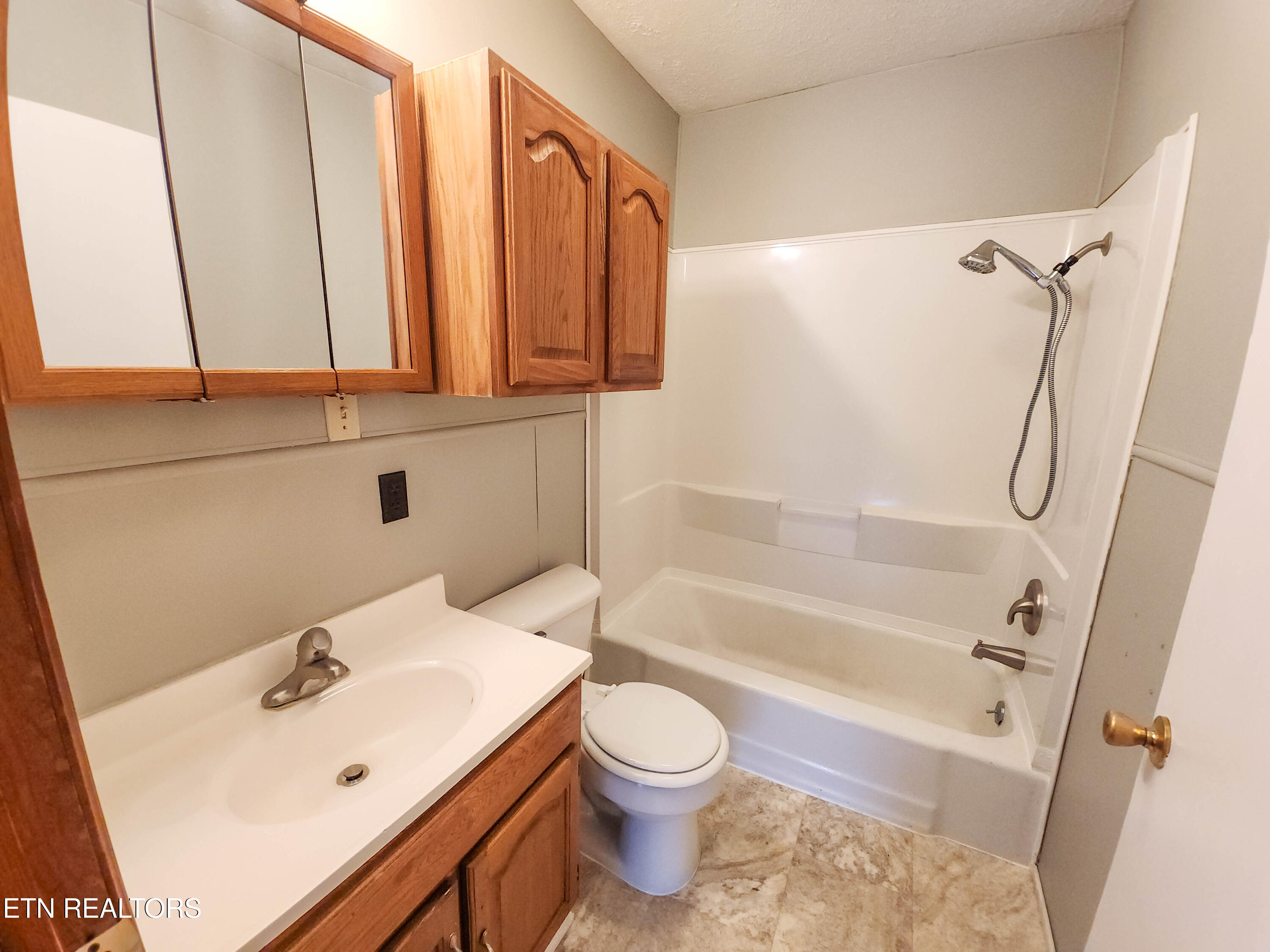 4127-4129 Crippen Road Knoxville, TN 37918 - Photo 18 of 41 crippen house ba - Copy