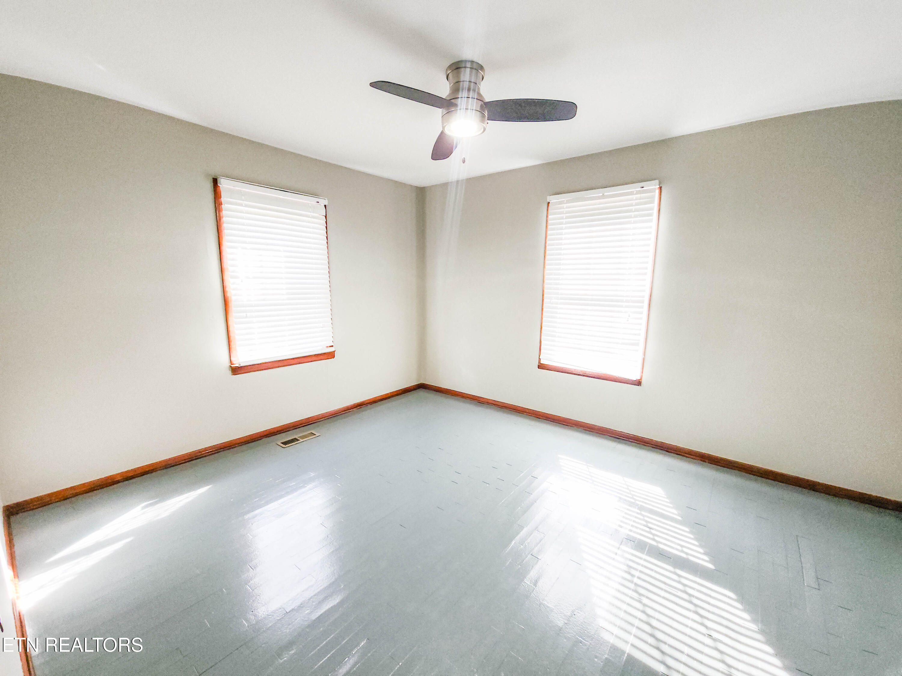 4127-4129 Crippen Road Knoxville, TN 37918 - Photo 21 of 41 crippen house br - Copy