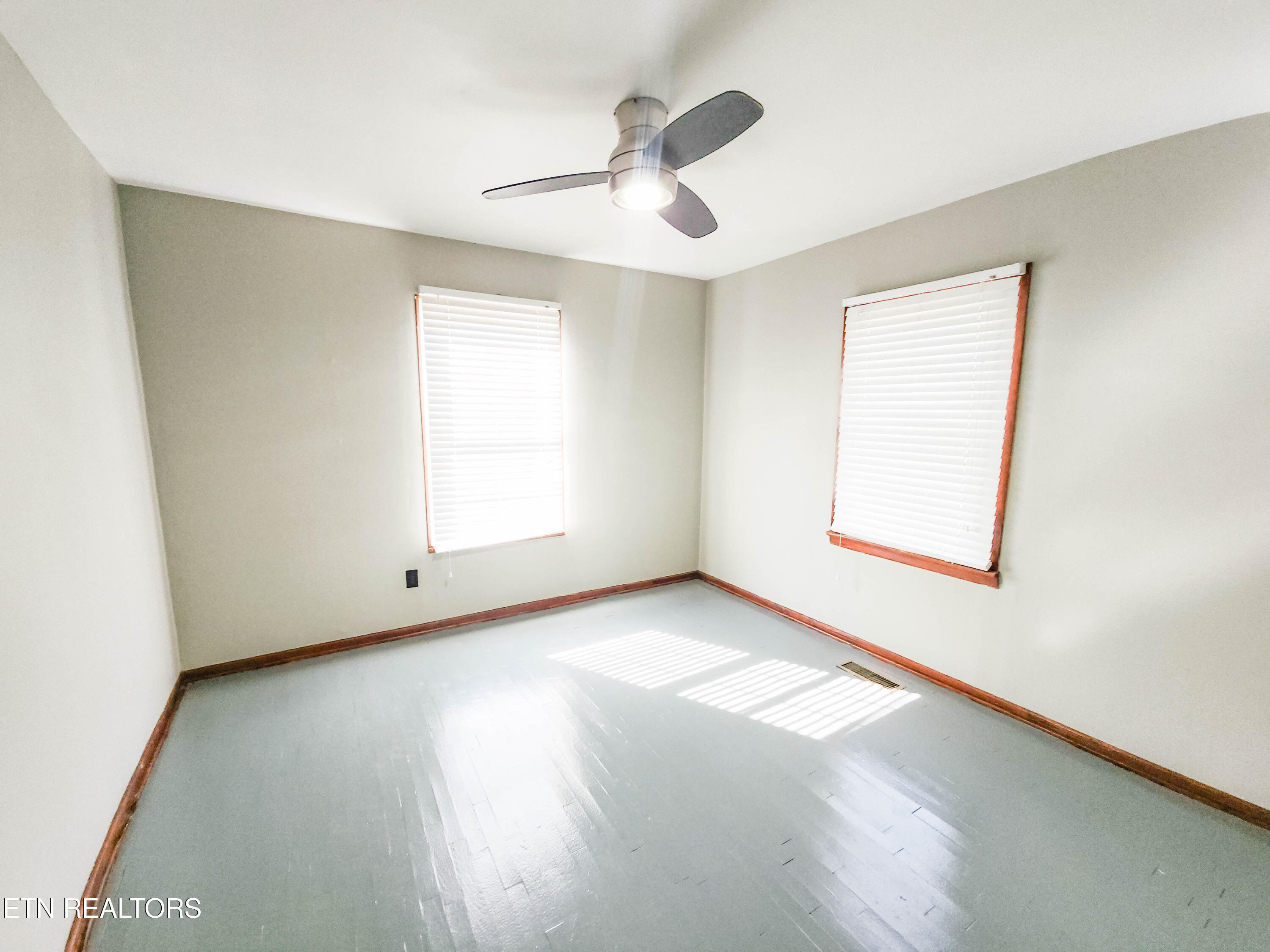 4127-4129 Crippen Road Knoxville, TN 37918 - Photo 22 of 41 crippen house brb