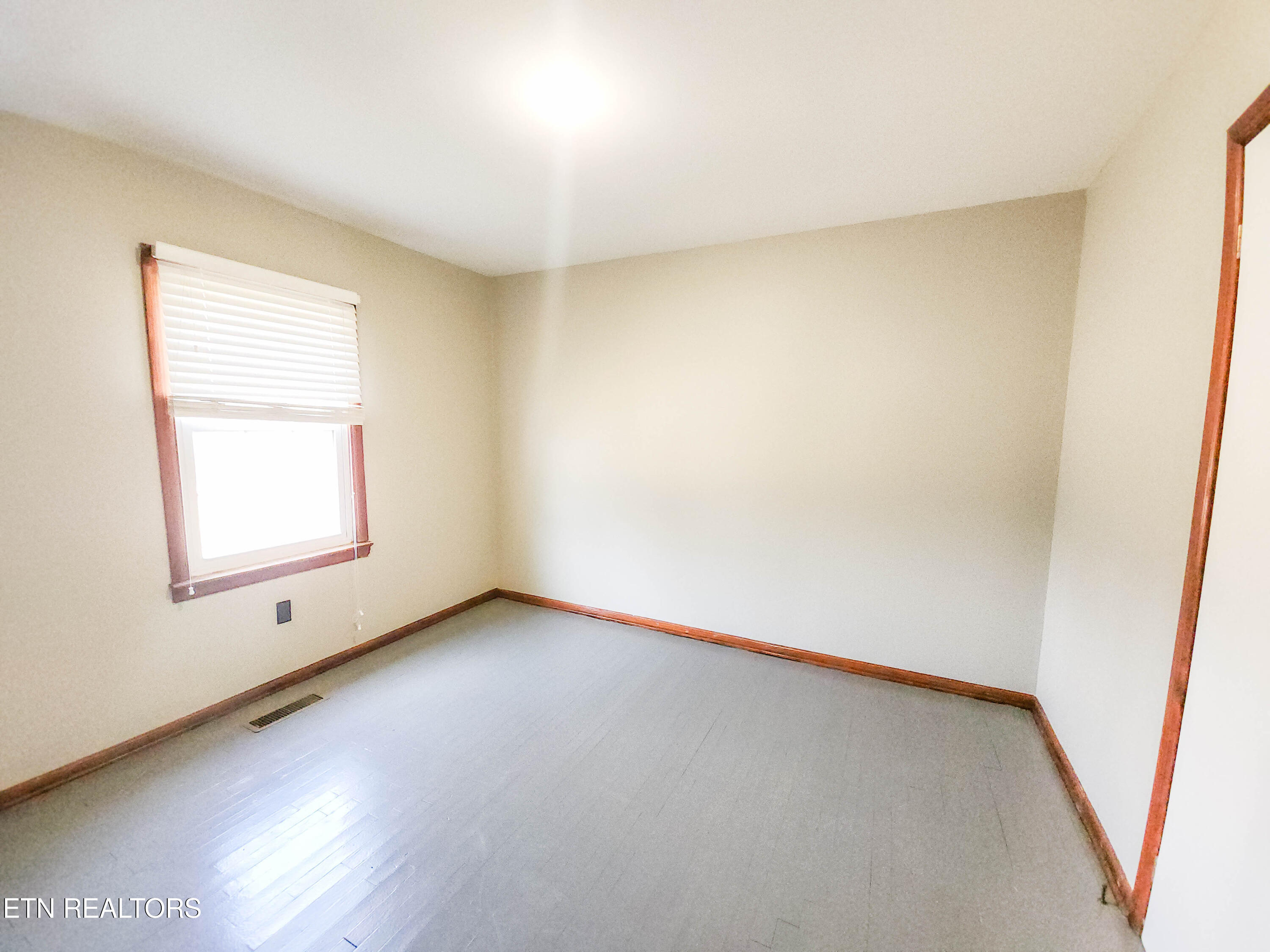 4127-4129 Crippen Road Knoxville, TN 37918 - Photo 24 of 41 crippen house br2