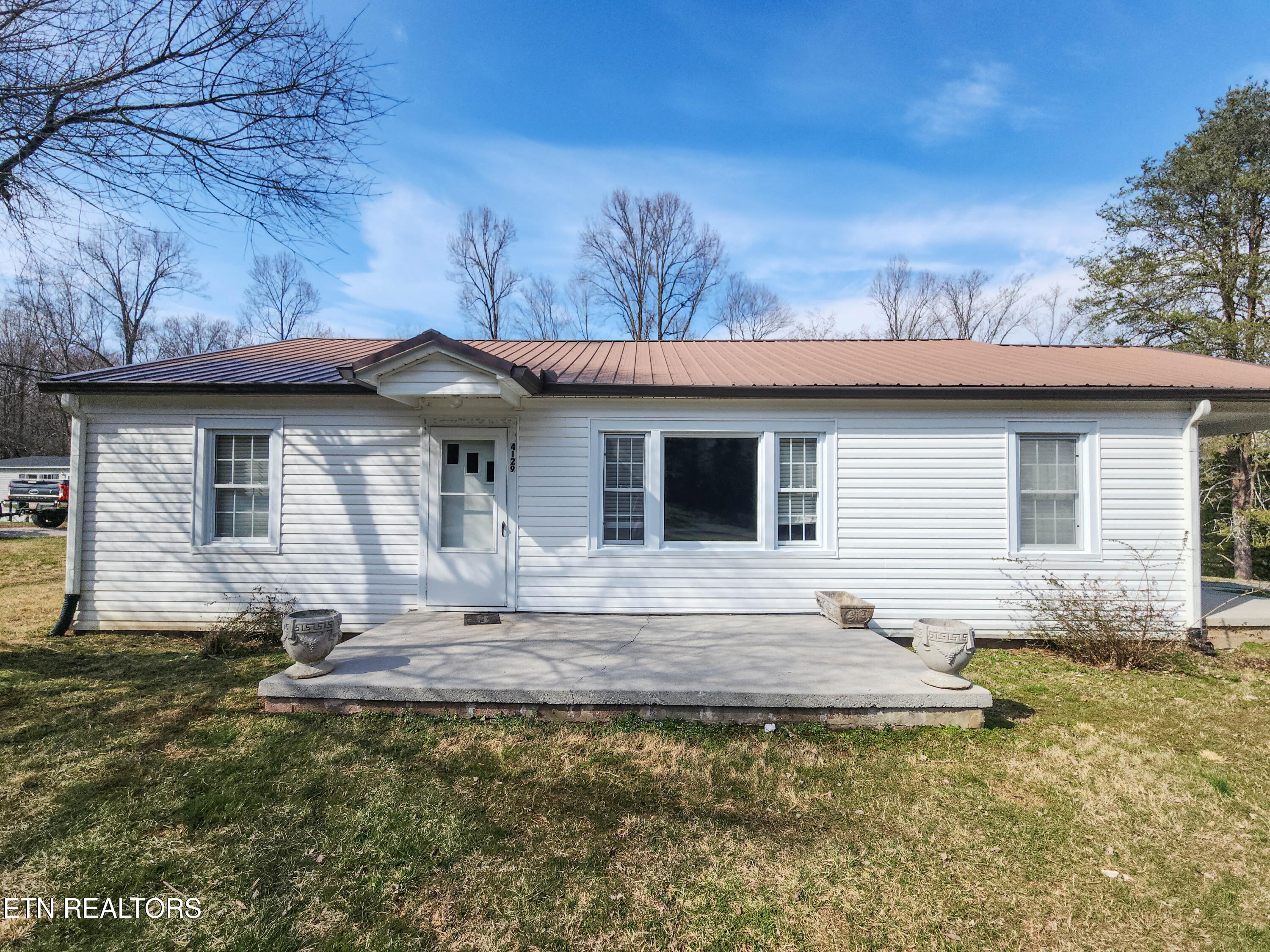 4127-4129 Crippen Road Knoxville, TN 37918 - Photo 5 of 41 crippen house frnt