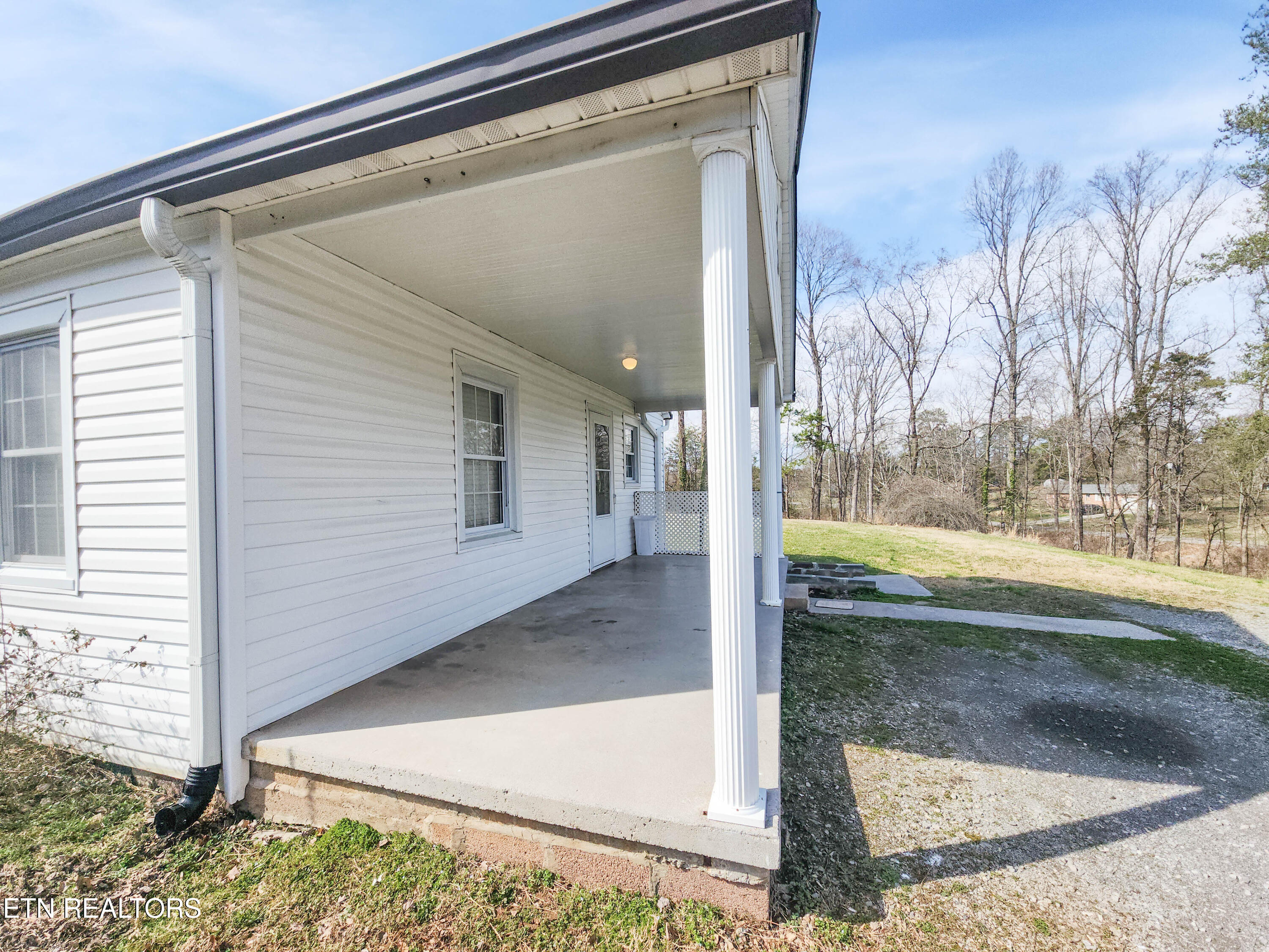 4127-4129 Crippen Road Knoxville, TN 37918 - Photo 8 of 41 crippen house side b