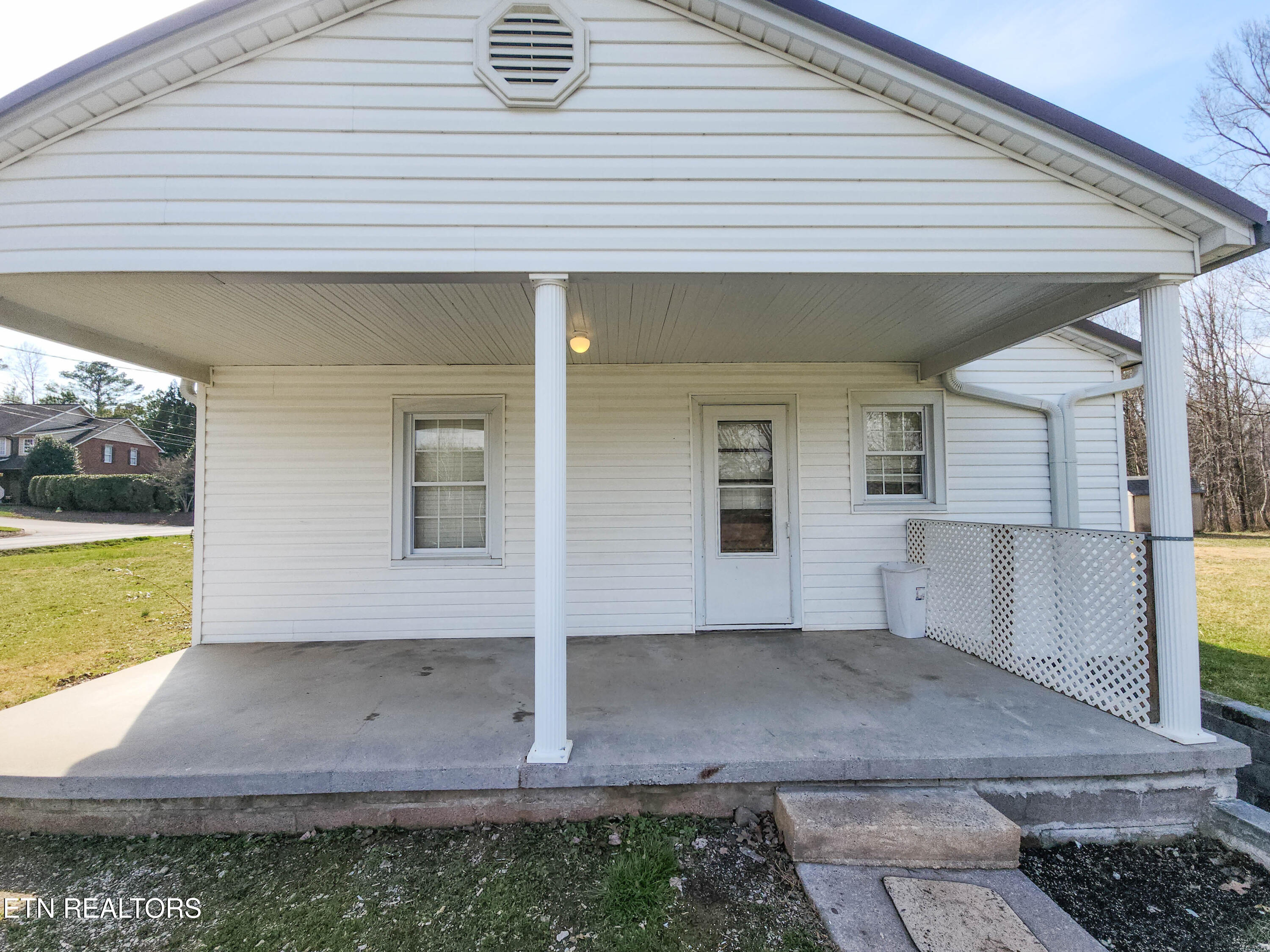 4127-4129 Crippen Road Knoxville, TN 37918 - Photo 9 of 41 crippen house side