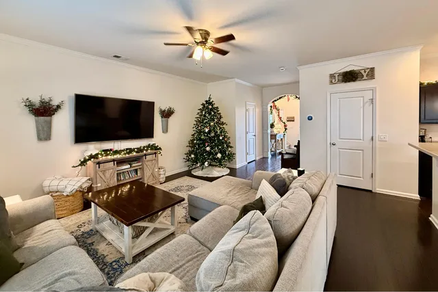 $2,150 | 416 Gianna Lane, Goose Creek, SC 29445