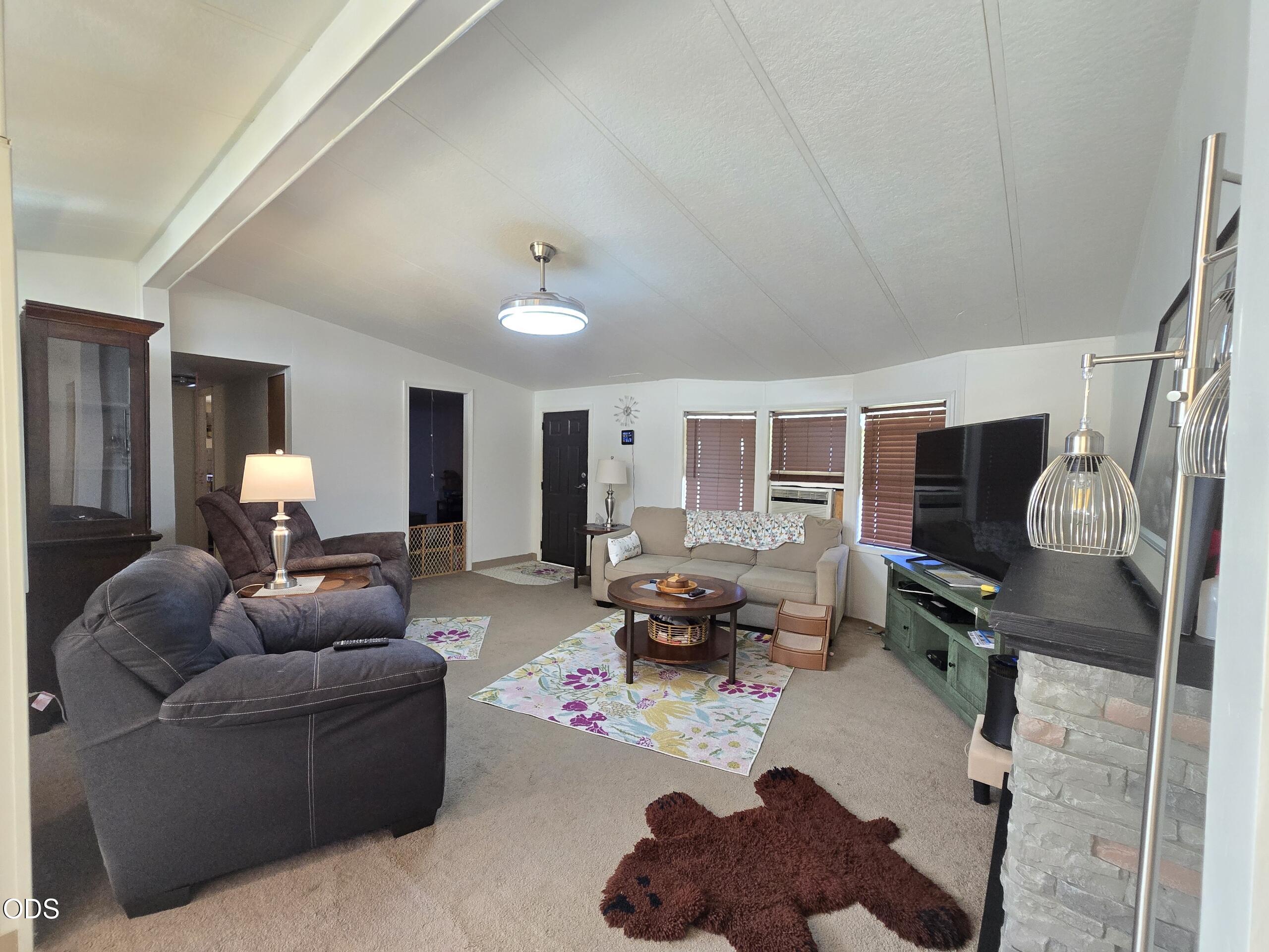 346 Southwest Dover Lane, Unit 23 Metolius, OR 97741 - Photo 4 of 15