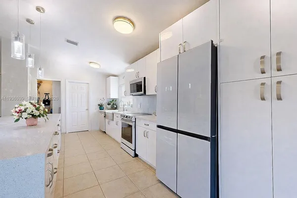 $615,000 | 2625 40th Avenue Southeast, Naples, FL 34117